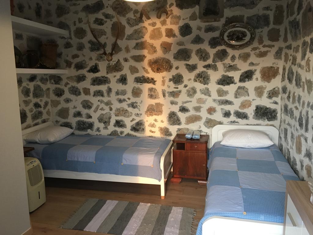 Villa Mos カラマタ エクステリア 写真
